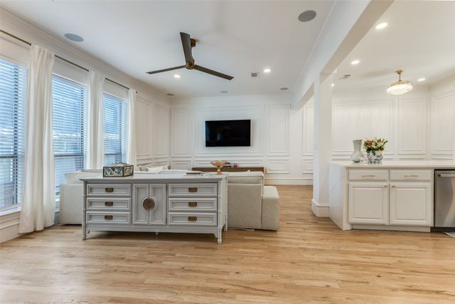 1922 Euclid Avenue C, Dallas, TX 75206