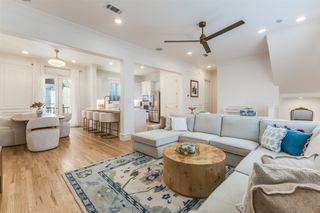 1922 Euclid Avenue C, Dallas, TX 75206