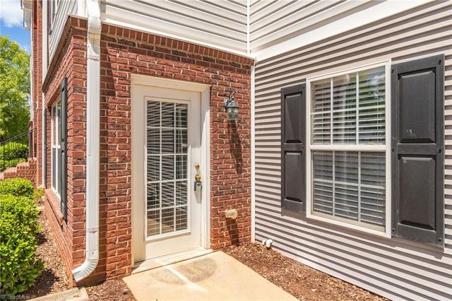 3694 Cotswold Avenue 1D, Greensboro, NC 27410