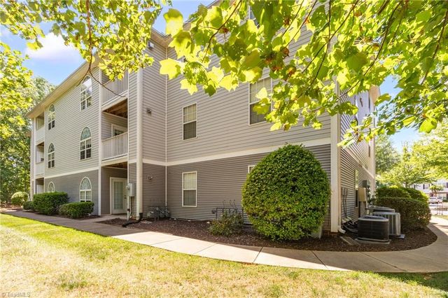 3694 Cotswold Avenue 1D, Greensboro, NC 27410