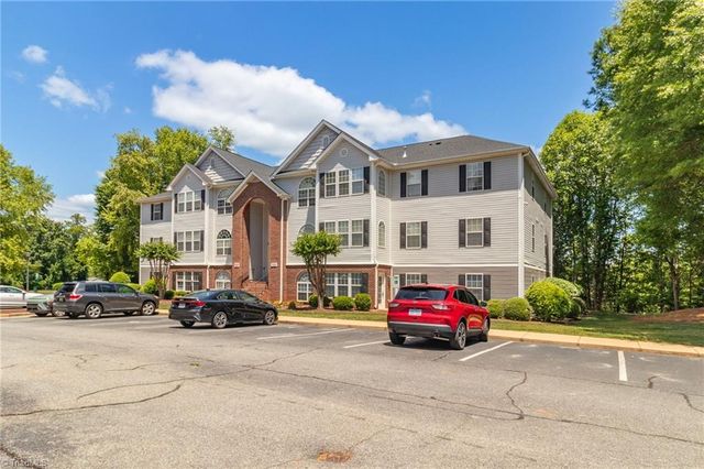 3694 Cotswold Avenue 1D, Greensboro, NC 27410