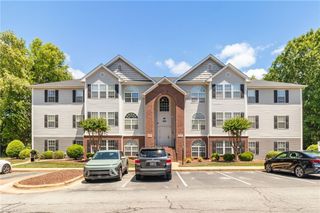 3694 Cotswold Avenue 1D, Greensboro, NC 27410
