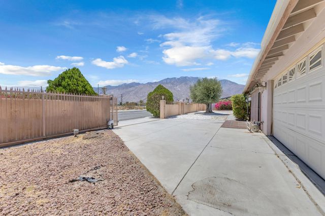 1880 Sharon Road, Palm Springs, CA 92262