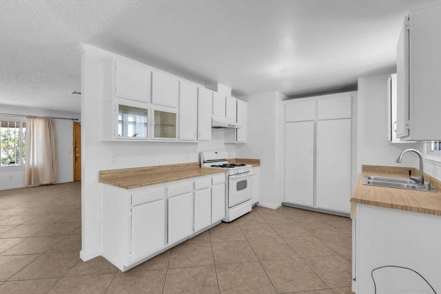 1880 Sharon Road, Palm Springs, CA 92262