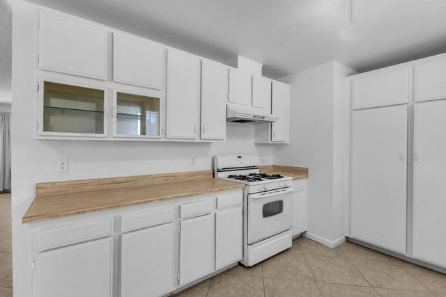 1880 Sharon Road, Palm Springs, CA 92262