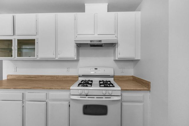 1880 Sharon Road, Palm Springs, CA 92262