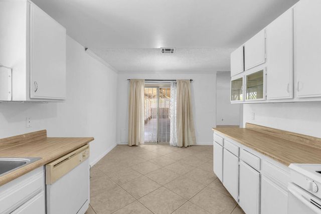 1880 Sharon Road, Palm Springs, CA 92262