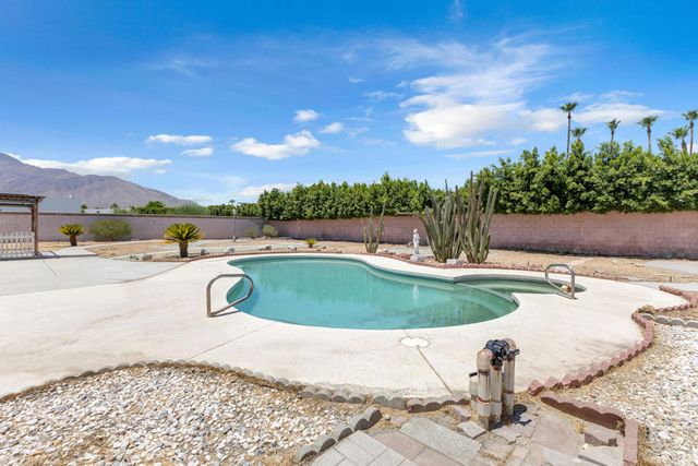 1880 Sharon Road, Palm Springs, CA 92262
