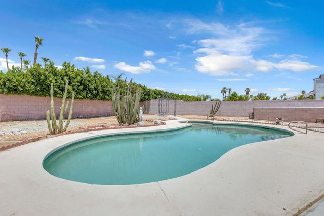 1880 Sharon Road, Palm Springs, CA 92262