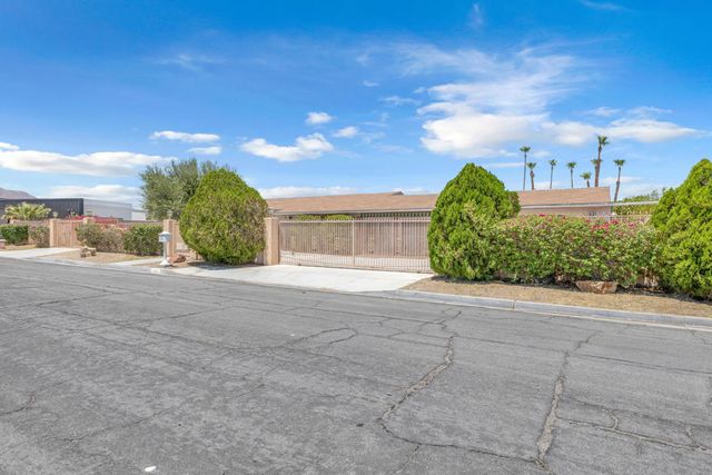 1880 Sharon Road, Palm Springs, CA 92262