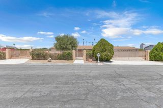 1880 Sharon Road, Palm Springs, CA 92262