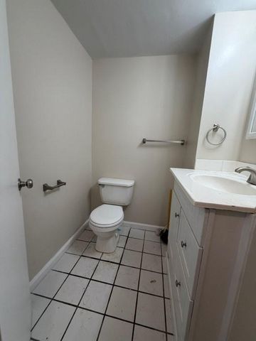 1519 N Geronimo Drive, Independence, MO 64058
