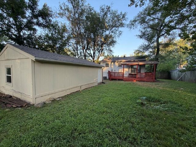 1519 N Geronimo Drive, Independence, MO 64058