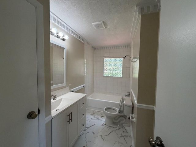 1519 N Geronimo Drive, Independence, MO 64058
