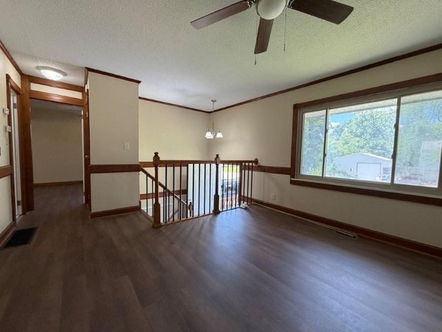 1519 N Geronimo Drive, Independence, MO 64058