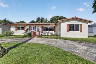 130 NW 78th Ave, Pembroke Pines, FL 33024