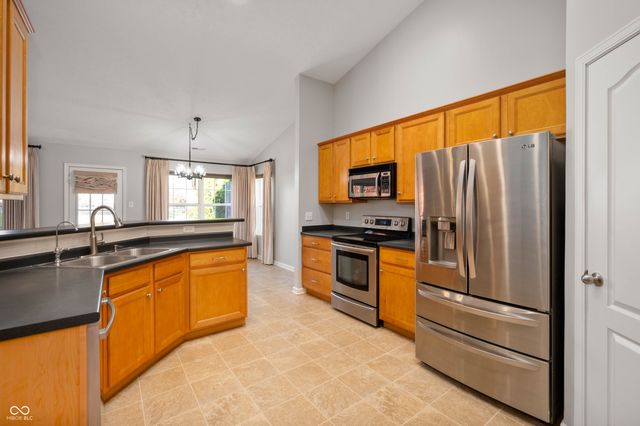 11262 Whitewater Way, Fishers, IN 46037