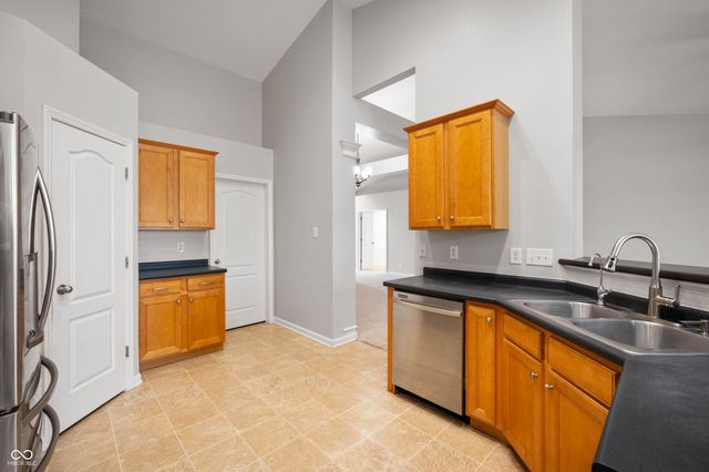 11262 Whitewater Way, Fishers, IN 46037