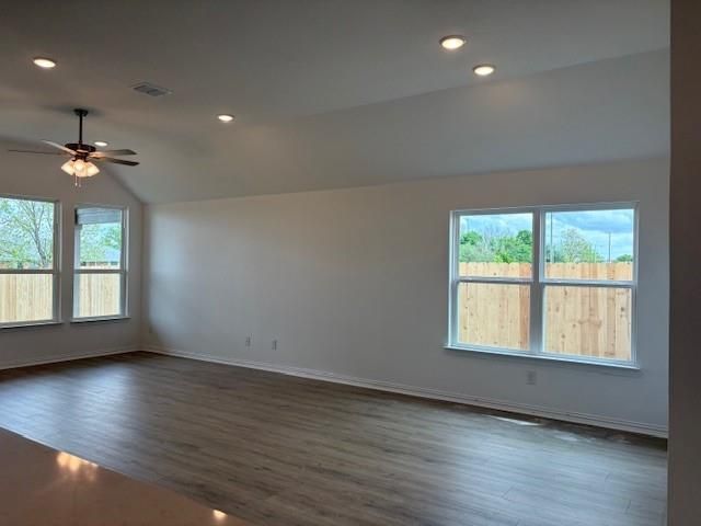 213 Greinert DR, Taylor, TX 76574