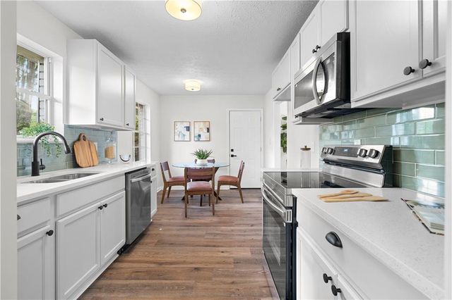 4424 Twin Creek Drive NE, Kennesaw, GA 30144
