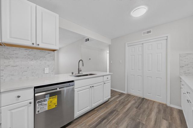 9615 McKnight Avenue NE, Albuquerque, NM 87112