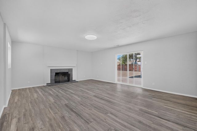 9615 McKnight Avenue NE, Albuquerque, NM 87112