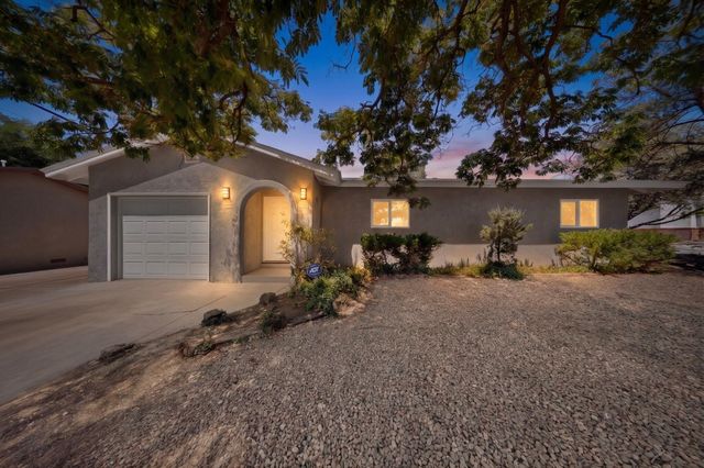 9615 McKnight Avenue NE, Albuquerque, NM 87112
