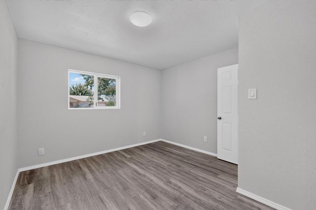 9615 McKnight Avenue NE, Albuquerque, NM 87112