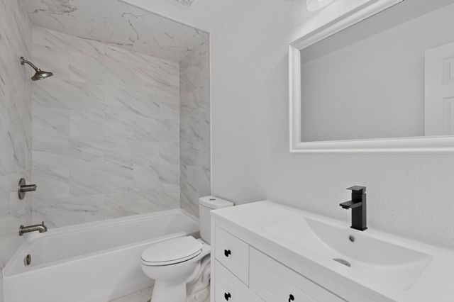 9615 McKnight Avenue NE, Albuquerque, NM 87112