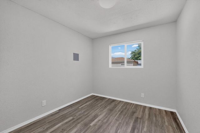 9615 McKnight Avenue NE, Albuquerque, NM 87112