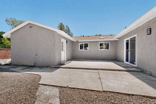 9615 McKnight Avenue NE, Albuquerque, NM 87112