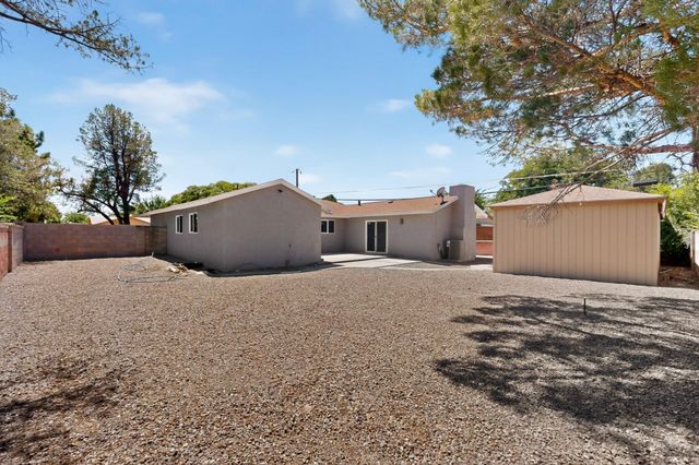 9615 McKnight Avenue NE, Albuquerque, NM 87112