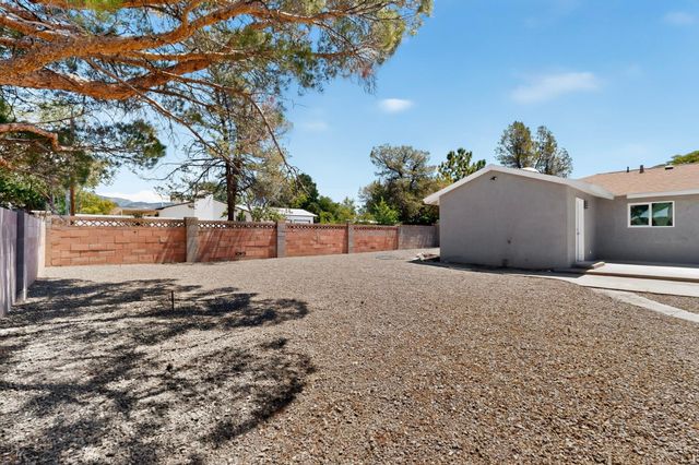 9615 McKnight Avenue NE, Albuquerque, NM 87112
