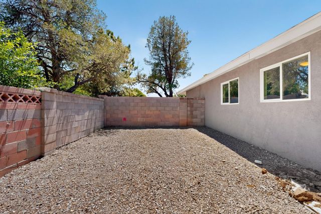 9615 McKnight Avenue NE, Albuquerque, NM 87112