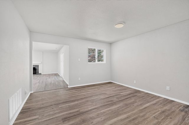 9615 McKnight Avenue NE, Albuquerque, NM 87112
