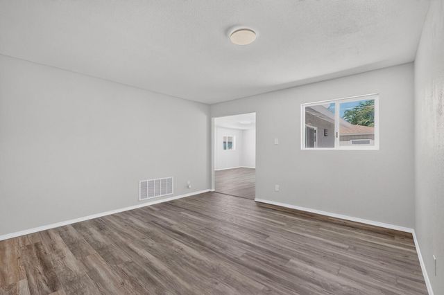 9615 McKnight Avenue NE, Albuquerque, NM 87112