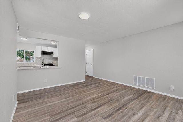 9615 McKnight Avenue NE, Albuquerque, NM 87112