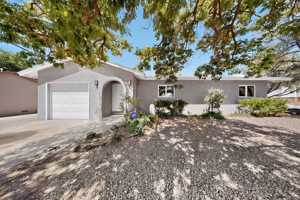9615 McKnight Avenue NE, Albuquerque, NM 87112