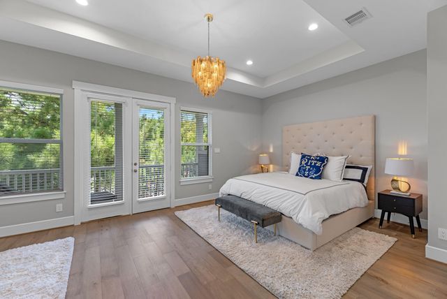 11 Thorpe Lane, Spring, TX 77389