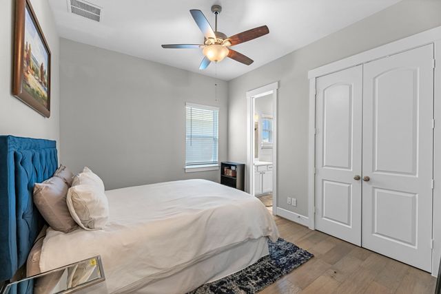 11 Thorpe Lane, Spring, TX 77389