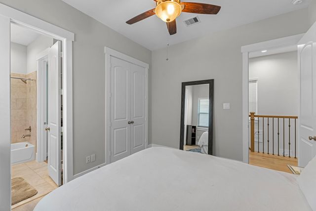 11 Thorpe Lane, Spring, TX 77389