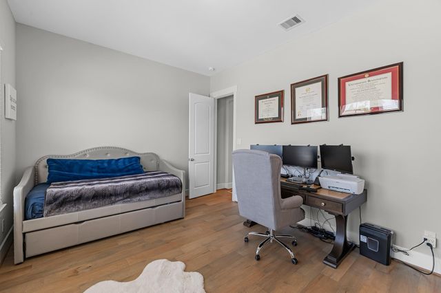 11 Thorpe Lane, Spring, TX 77389