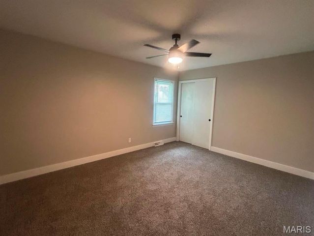 905 Glenn Avenue, Washington, MO 63090