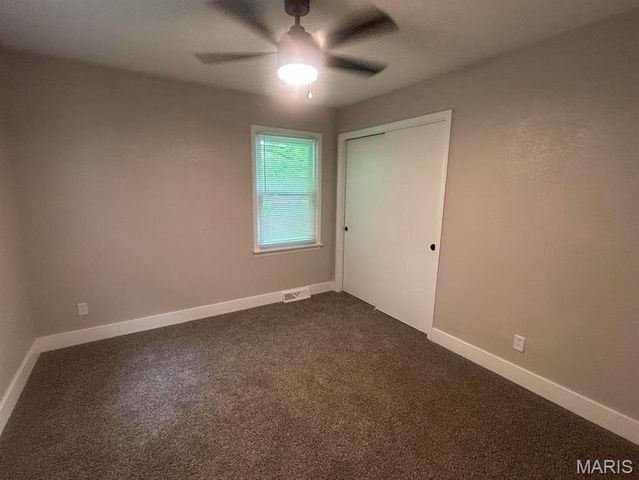 905 Glenn Avenue, Washington, MO 63090