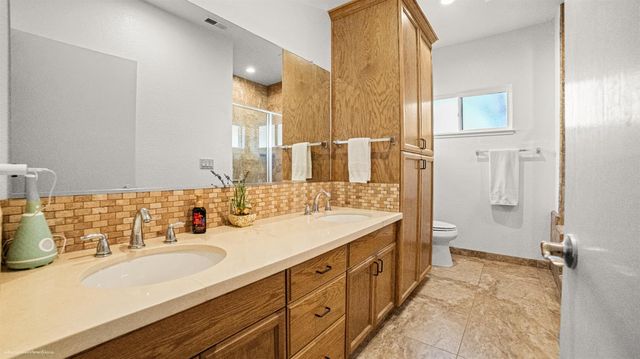 2585 Central Park, Lodi, CA 95242