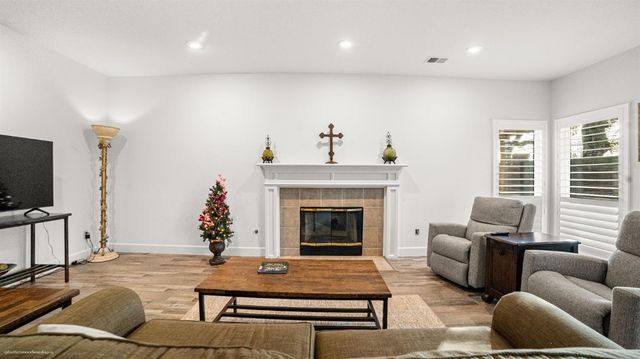 2585 Central Park, Lodi, CA 95242