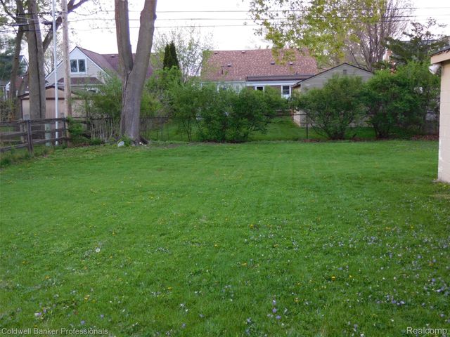 2455 Buckingham Avenue, Birmingham, MI 48009