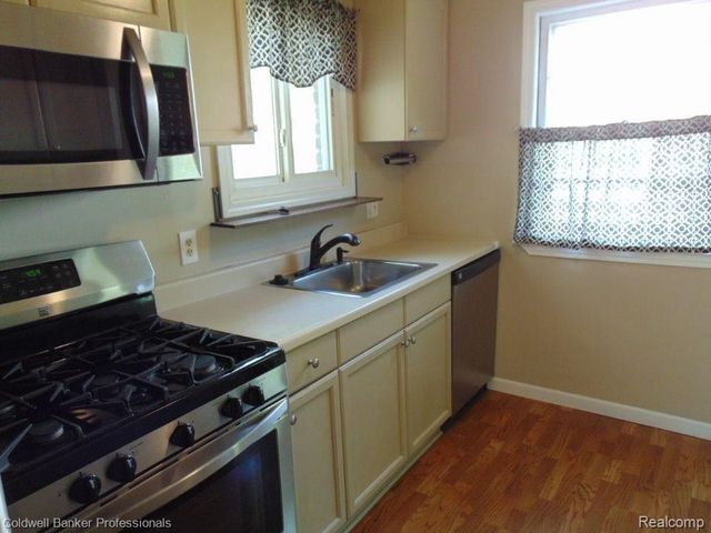 2455 Buckingham Avenue, Birmingham, MI 48009