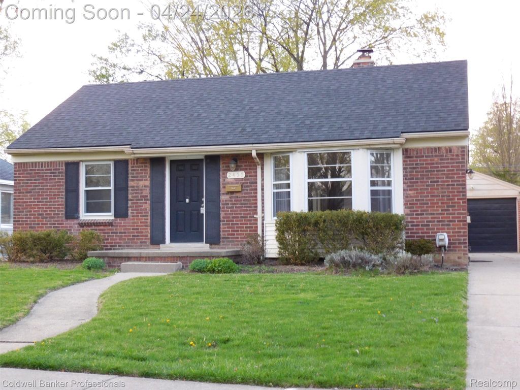 2455 Buckingham Avenue, Birmingham, MI 48009