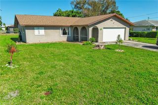 1433 SE 14th TER, Cape Coral, FL 33990